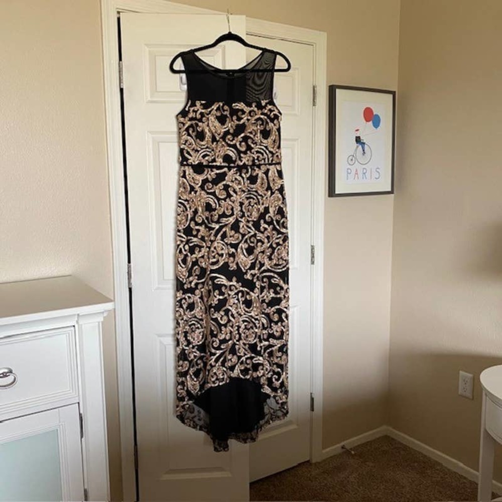 Connected Apparel Formal Maxi Hi-Low‎ Women's 6 Black w/Gold Baroque Appliques